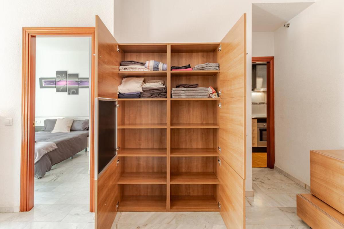 Prime Location In - 15 Min Walk To Old Town Apartment *